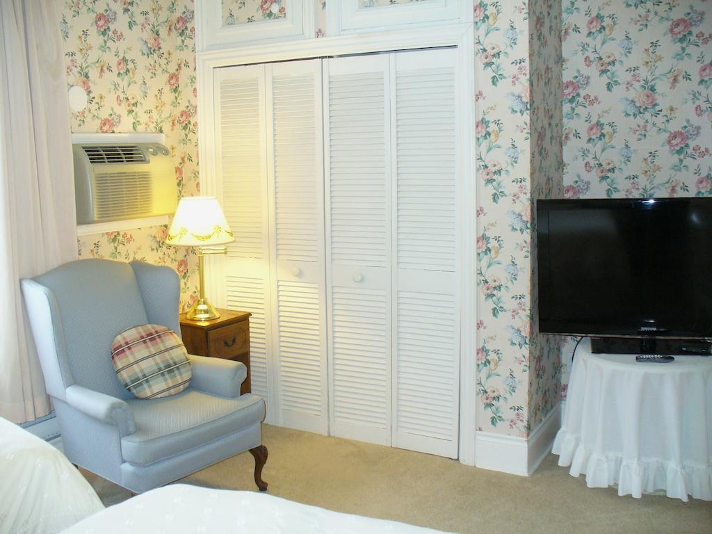 Albert House Inn Отава Стая снимка